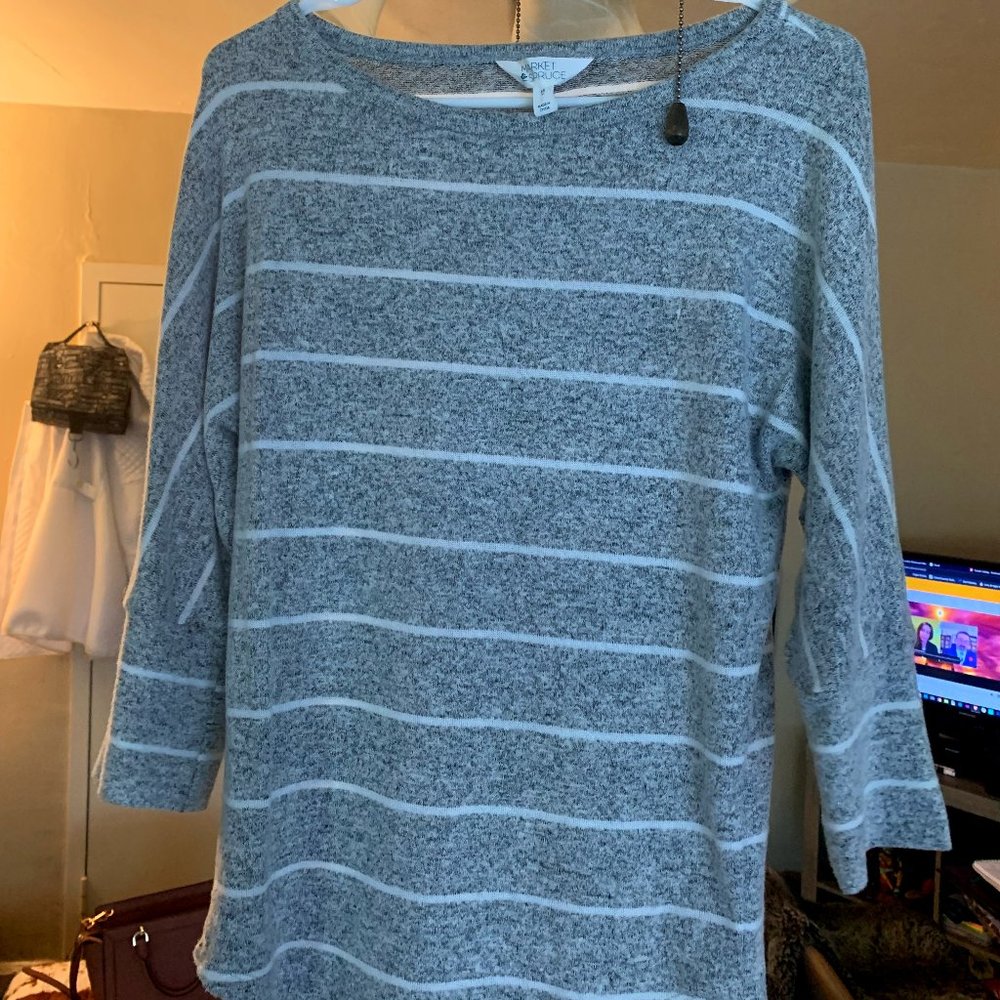 Cashmere blend Grey and White 3/4 sleeve sweater